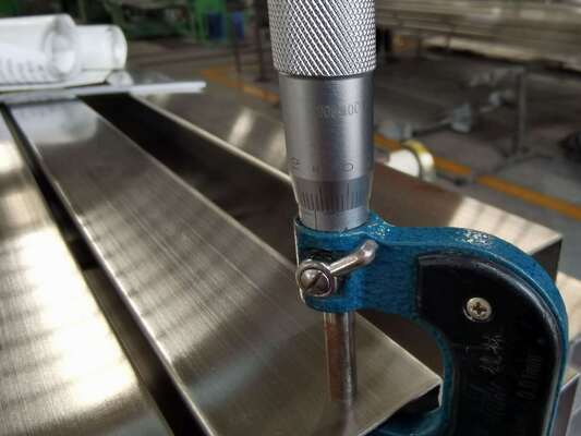 Hợp kim thép austenit chống nhiệt cao cho kính dày 12mm và dày 24mm