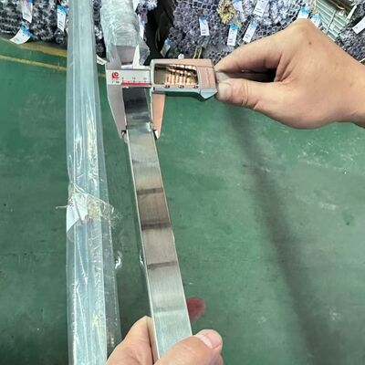 304L ống thép không gỉ gương đánh bóng hình tròn hình vuông hình chữ nhật ống với chiều dài tùy chỉnh cho trang trí tòa nhà tay cầm