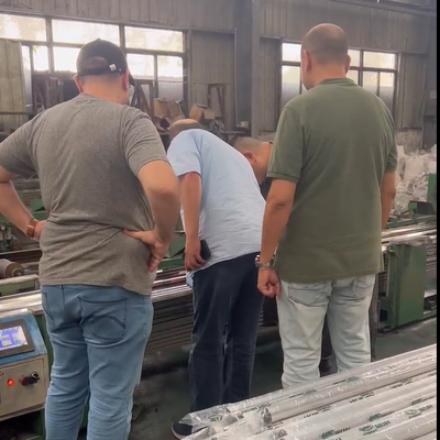 304L ống thép không gỉ gương đánh bóng hình tròn hình vuông hình chữ nhật ống với chiều dài tùy chỉnh cho trang trí tòa nhà tay cầm